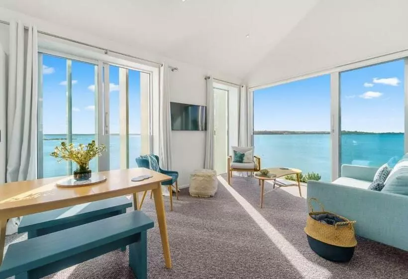 Harbour View   Westmere Holiday Apartment