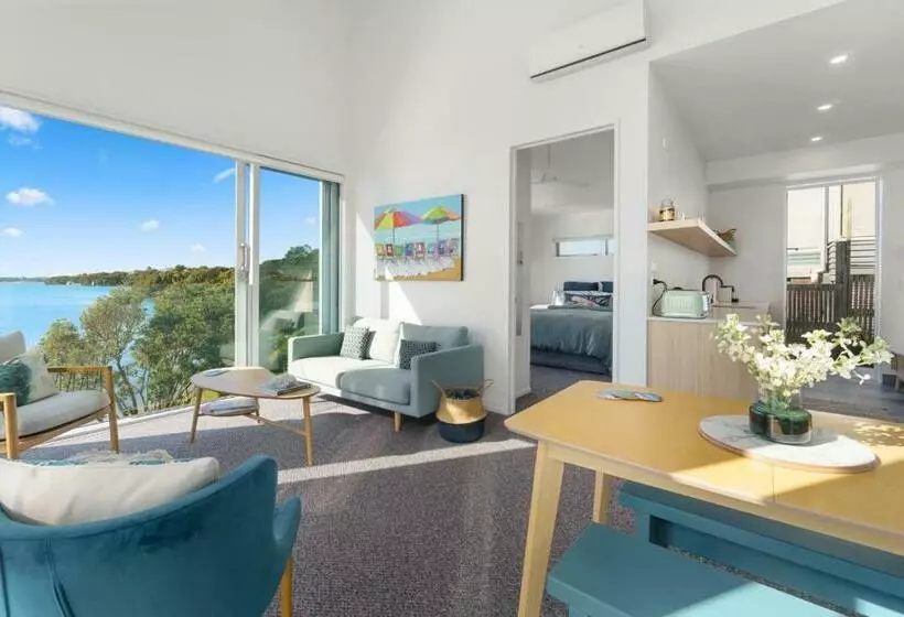 Harbour View   Westmere Holiday Apartment