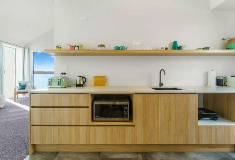 Harbour View   Westmere Holiday Apartment