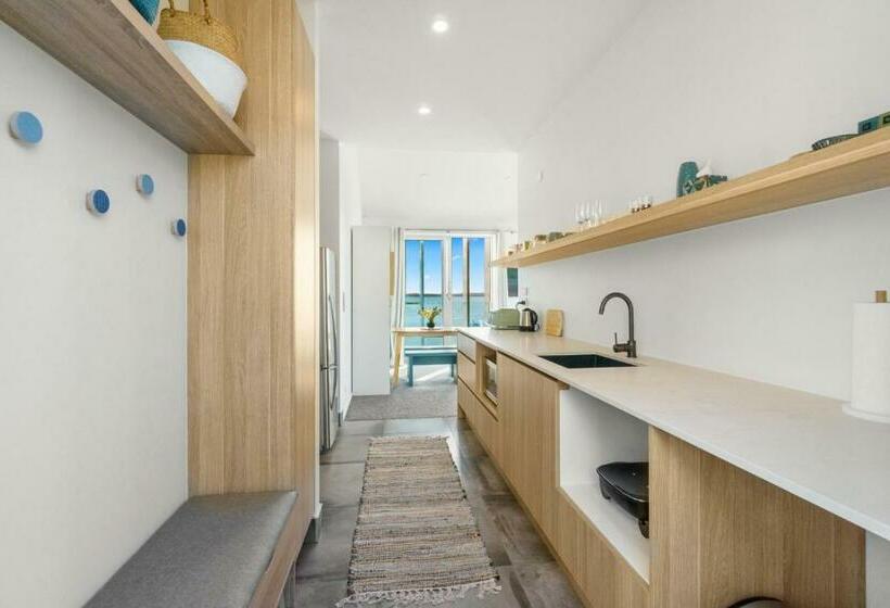 Harbour View Westmere Holiday Apartment