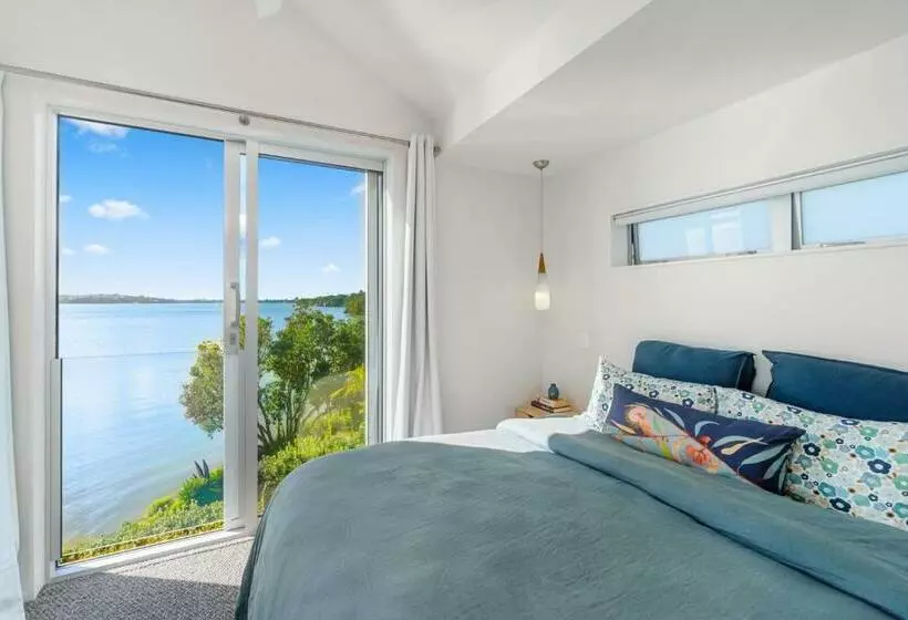 Harbour View   Westmere Holiday Apartment