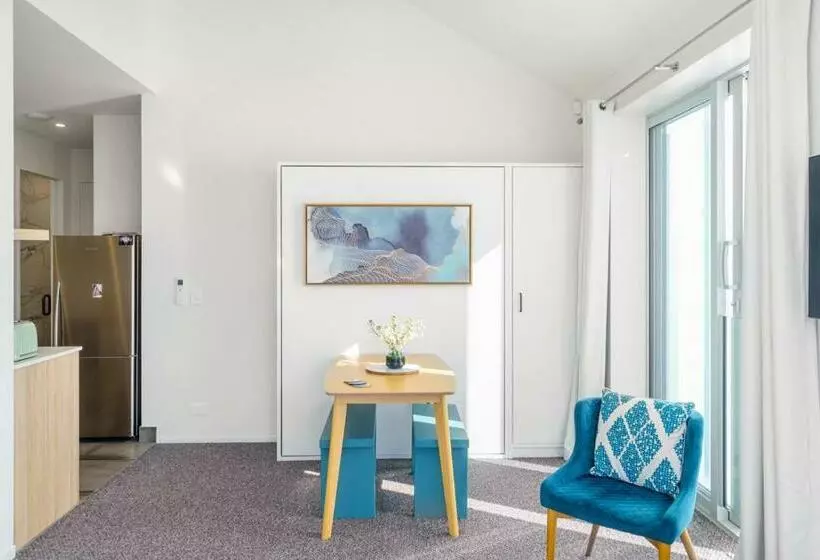 Harbour View   Westmere Holiday Apartment
