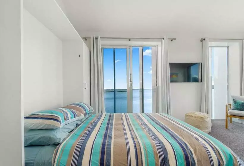 Harbour View   Westmere Holiday Apartment