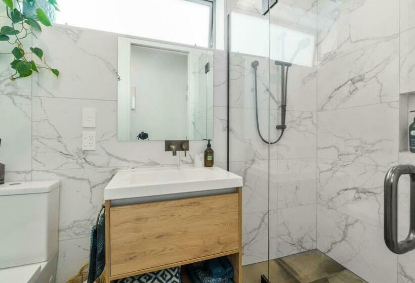 Harbour View Westmere Holiday Apartment