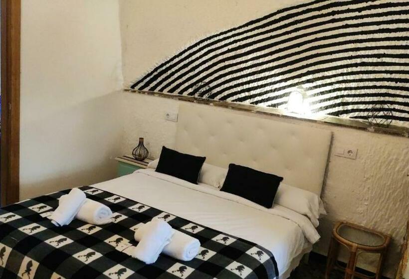 2 Bedrooms House With City View And Enclosed Garden At Purullena