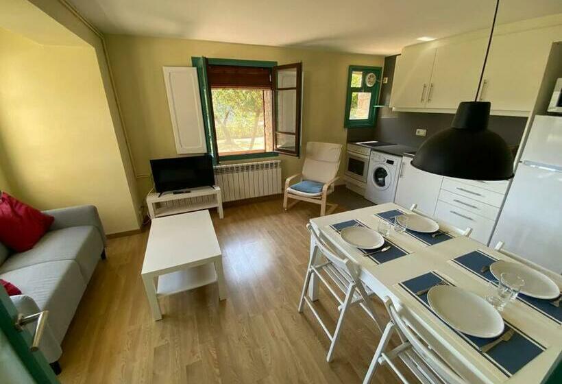 Cal Tòfones, 1er 1a. Apartament Turístic A Borredà, 08619barcelona