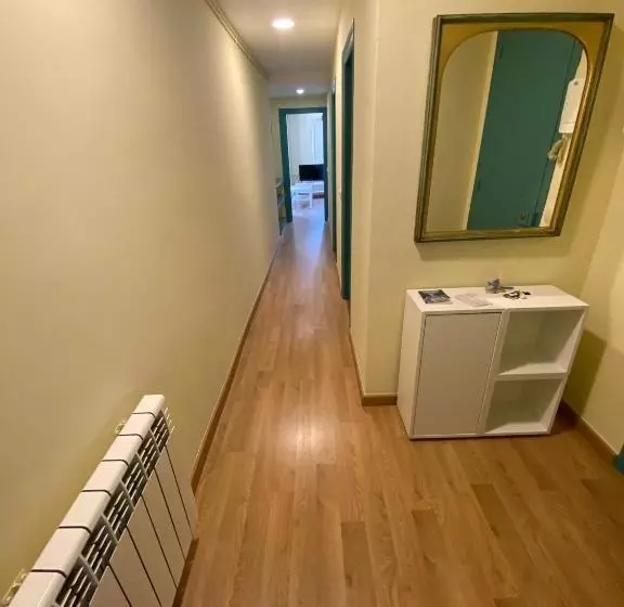 Cal Tòfones, 1er 1a. Apartament Turístic A Borredà, 08619barcelona