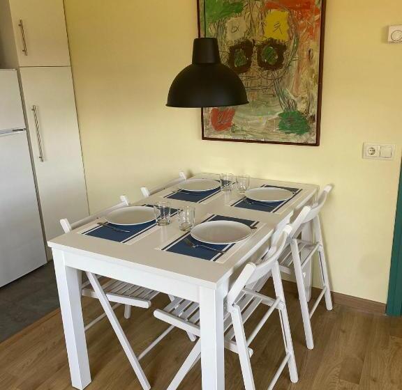 Cal Tòfones, 1er 1a. Apartament Turístic A Borredà, 08619barcelona