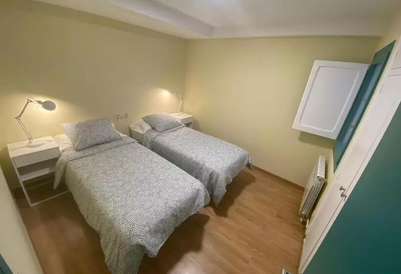 Cal Tòfones, 1er 1a. Apartament Turístic A Borredà, 08619barcelona