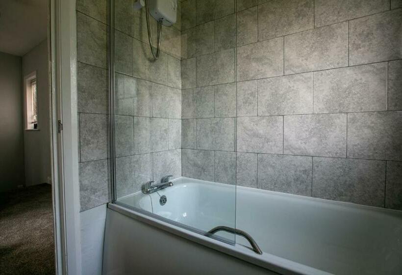 Modern & Contractors & Families & Spacious & Private Parking