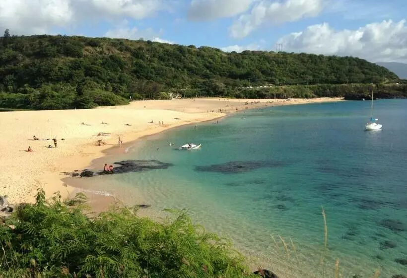 Waimea Bay Garden Bunglaow