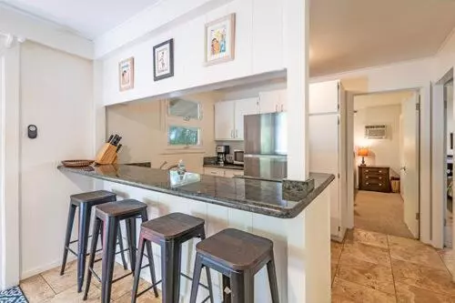 Waimea Bay Garden Bunglaow