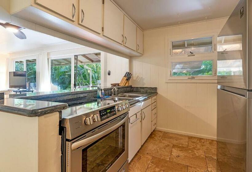 Waimea Bay Garden Bunglaow