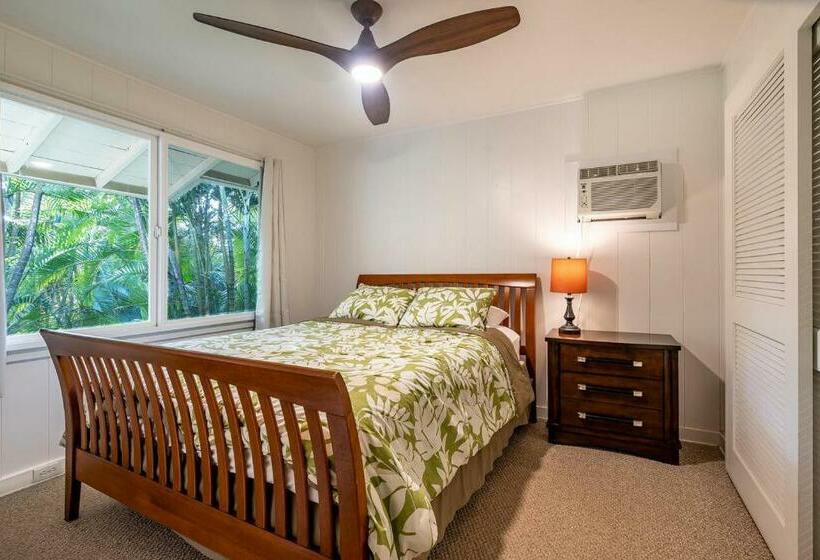 Waimea Bay Garden Bunglaow