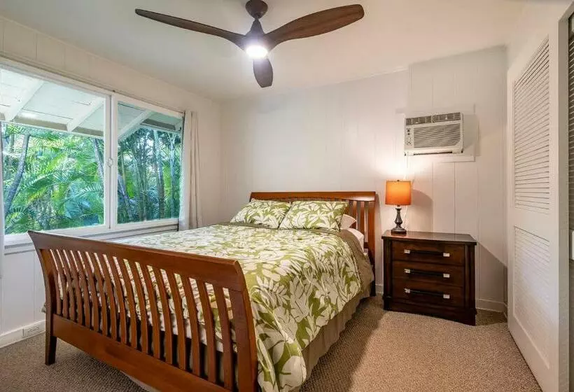 Waimea Bay Garden Bunglaow