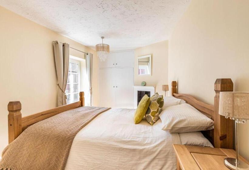 Host & Stay   West Street Cottage