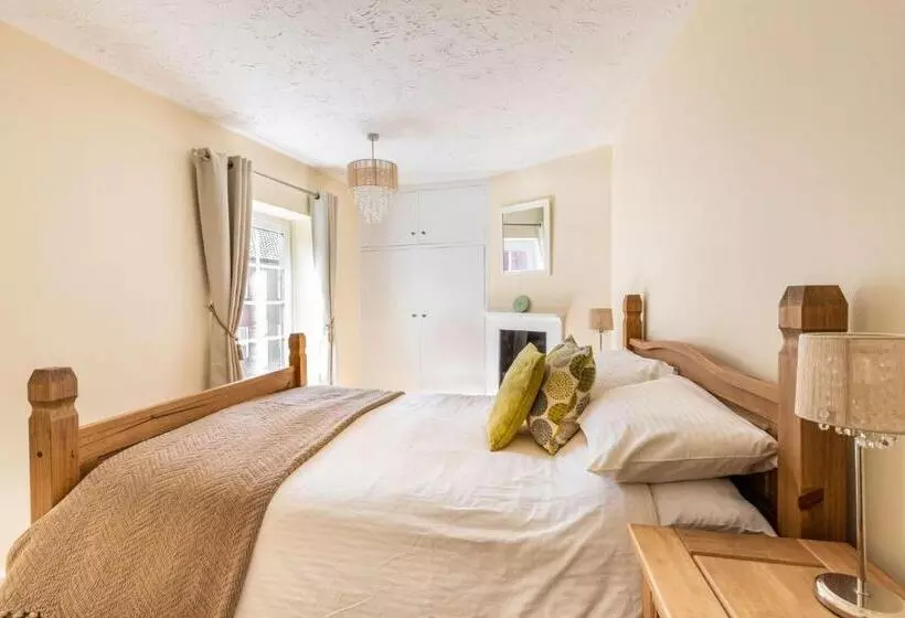 Host & Stay   West Street Cottage