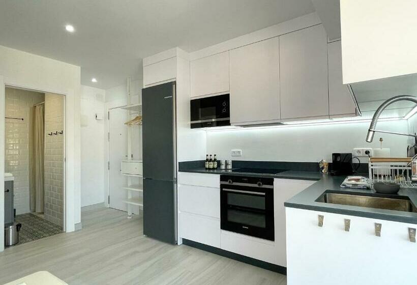 Modern Place City & Beachlife In Heart Of Torremolinos By Solrentspain