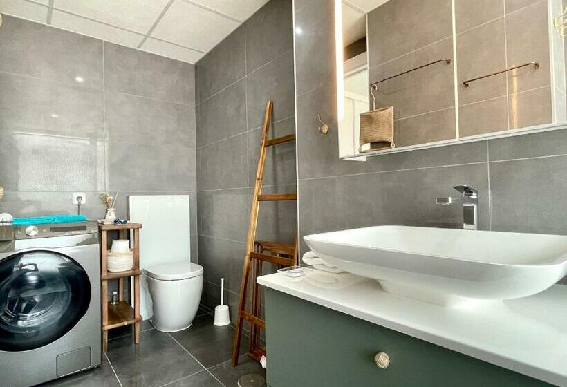 Modern Place City & Beachlife In Heart Of Torremolinos By Solrentspain