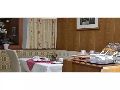 تختخواب و صبحانه Haus Alpengruß