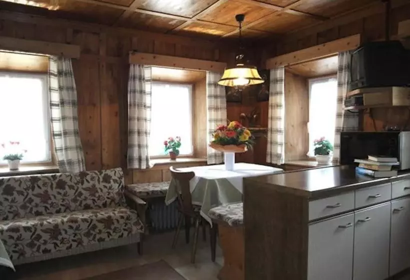 Hotelli Ferienhaus Sabine