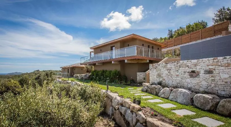 Отель Hôtel Version Maquis Santa Manza