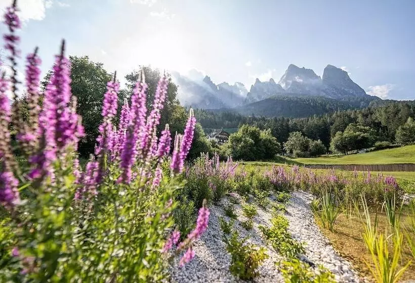 فندق Mirabell Alpine Garden Resort & Spa