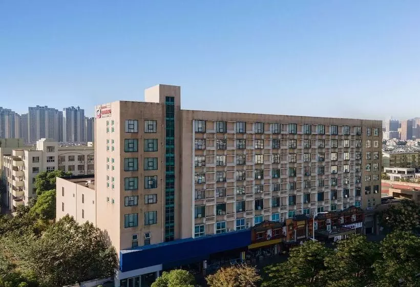 בית מלון כפרי Ramada Encore By Wyndham Changsha Yuhua