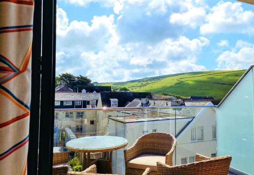 11 Putsborough Luxury Apartment At Byron Woolacombe, Only 4 Minute Walk To Woolacombe Beach!