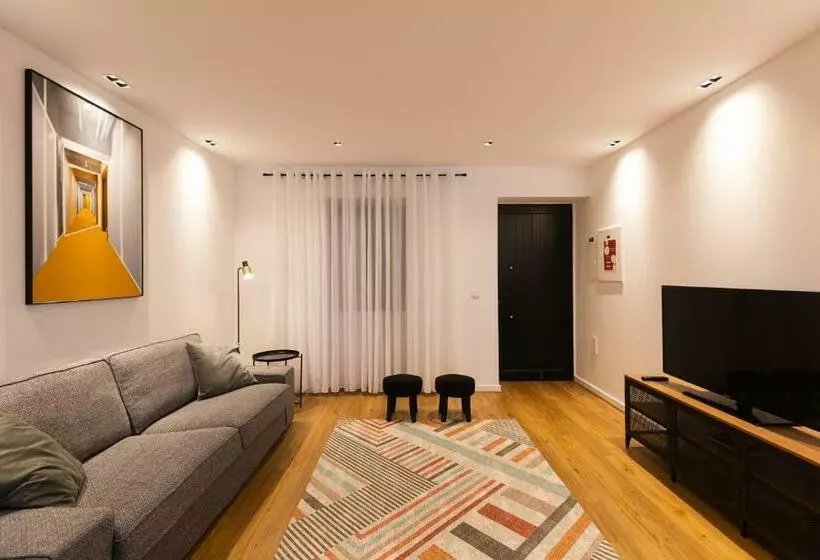 Azor Guest House 113 B