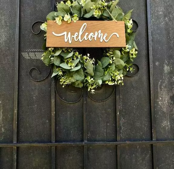 Lincies House