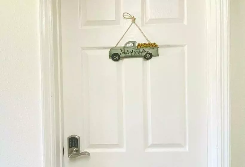 Lincies House