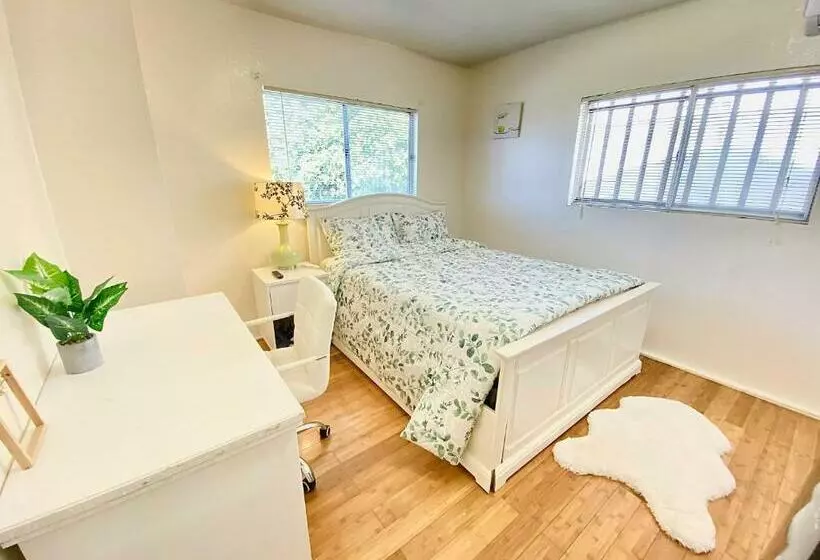 Lincies House