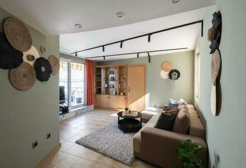 Promenade Rooftop Flat
