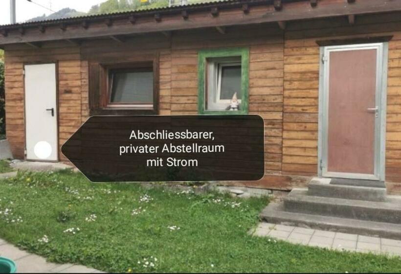 Schönes Kleines Studio Mit Sitzplatz, Mitten Im Prättigau