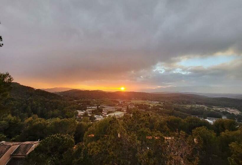 T3 Avec Magnifique Vue Montagne, 3 étoiles, Piscine Et Parking, Clim