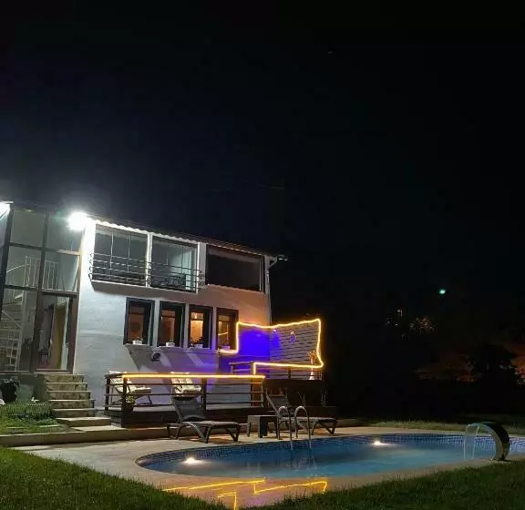 Elmalı Bahçe Sapanca