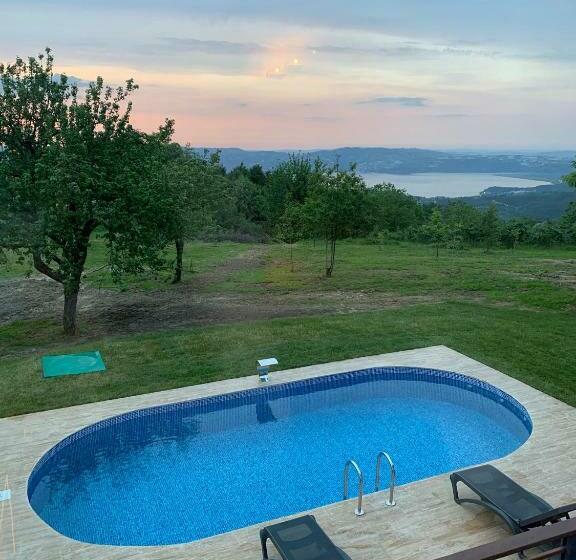 Elmalı Bahçe Sapanca