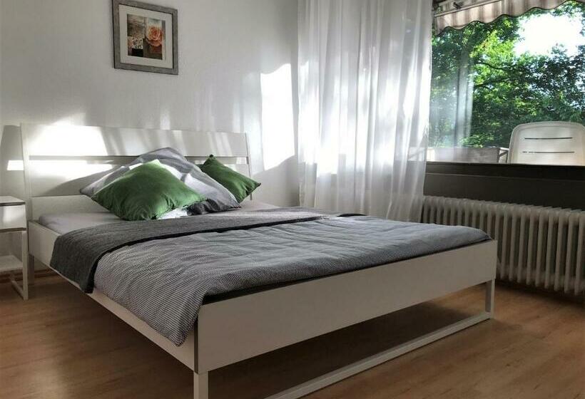 Gemütliche 2 Zimmer Wohnung Mit Küche, Bad, Kostenfreiem Wlan Und Netflix