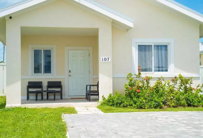 Hamilton @ Oceanpointe A Serene 2bed 2 Bath Villa