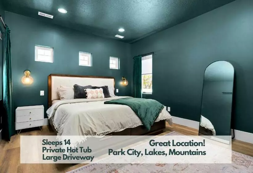 New Mountain Retreat With Hot Tub & Putting Green