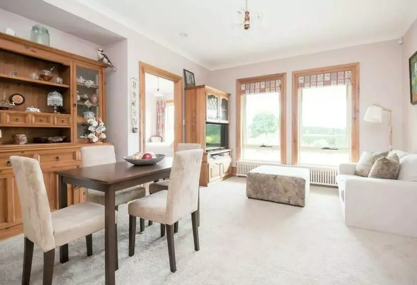 Rural Apartment With Stunning Views!