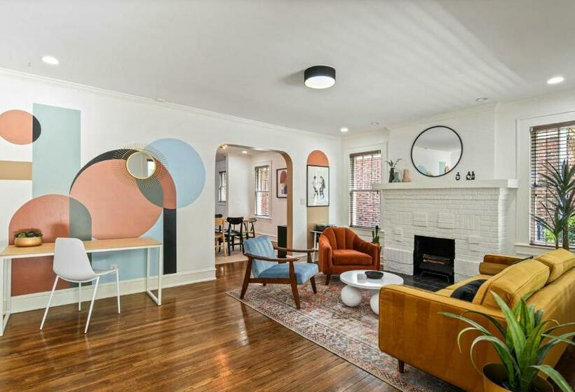 Sun Lit Bungalow With Good Vibes And Lots Of Wine Designedbydom