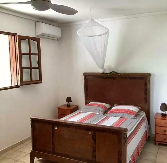 Villa Café   Appartement F3 à Sainte Anne
