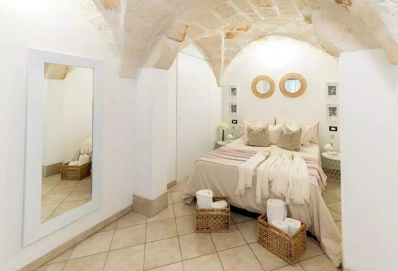 Accanto All Arco
