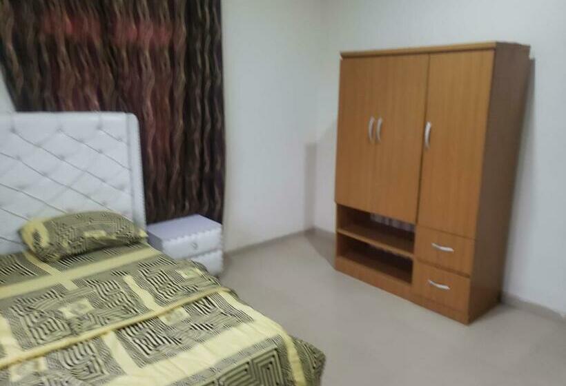 Deluxe 3 Br Apartment With Free Wifi