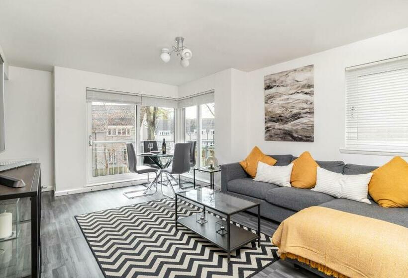 Executive Apartment, Free Parking, West End