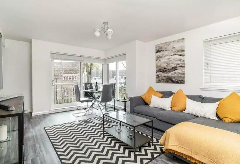 Executive Apartment, Free Parking, West End