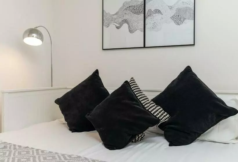 Executive Apartment, Free Parking, West End