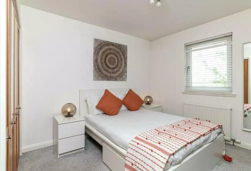 Executive Apartment, Free Parking, West End